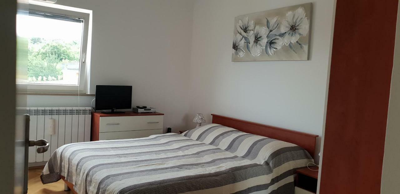 Apartman Ruza 2 Opric Zewnętrze zdjęcie